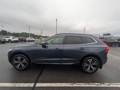 2022 Volvo XC60 B5 Momentum