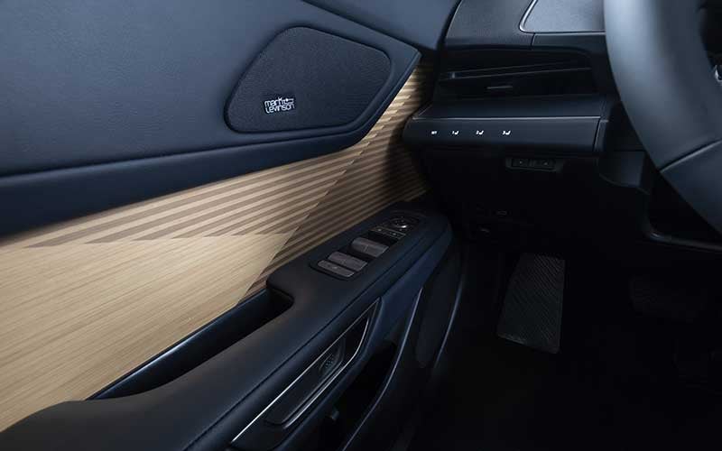 Balise Lexus in West Springfield MA